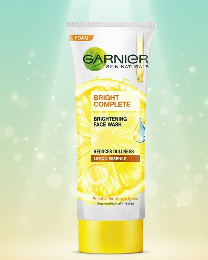 Garnier Bright Complete Lemon Essence Face Wash (100g/